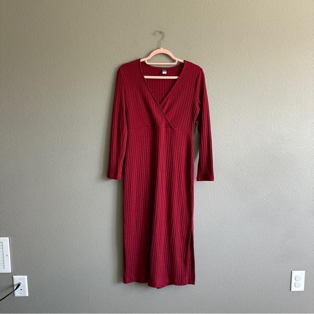 NWT Old Navy Maternity Red Ribbed V-Neck Maxi Dress Small